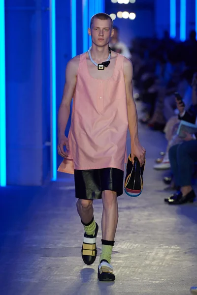 Look 46